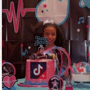 Meet your Posher, Marisela